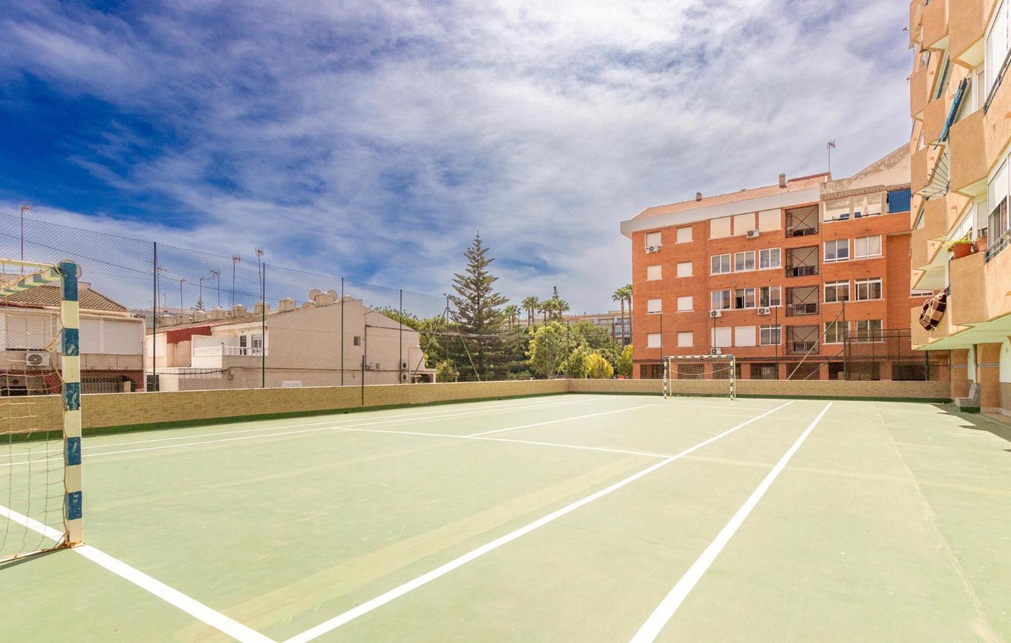 Nice Apartment In Torrevieja With Kitchen Extérieur photo