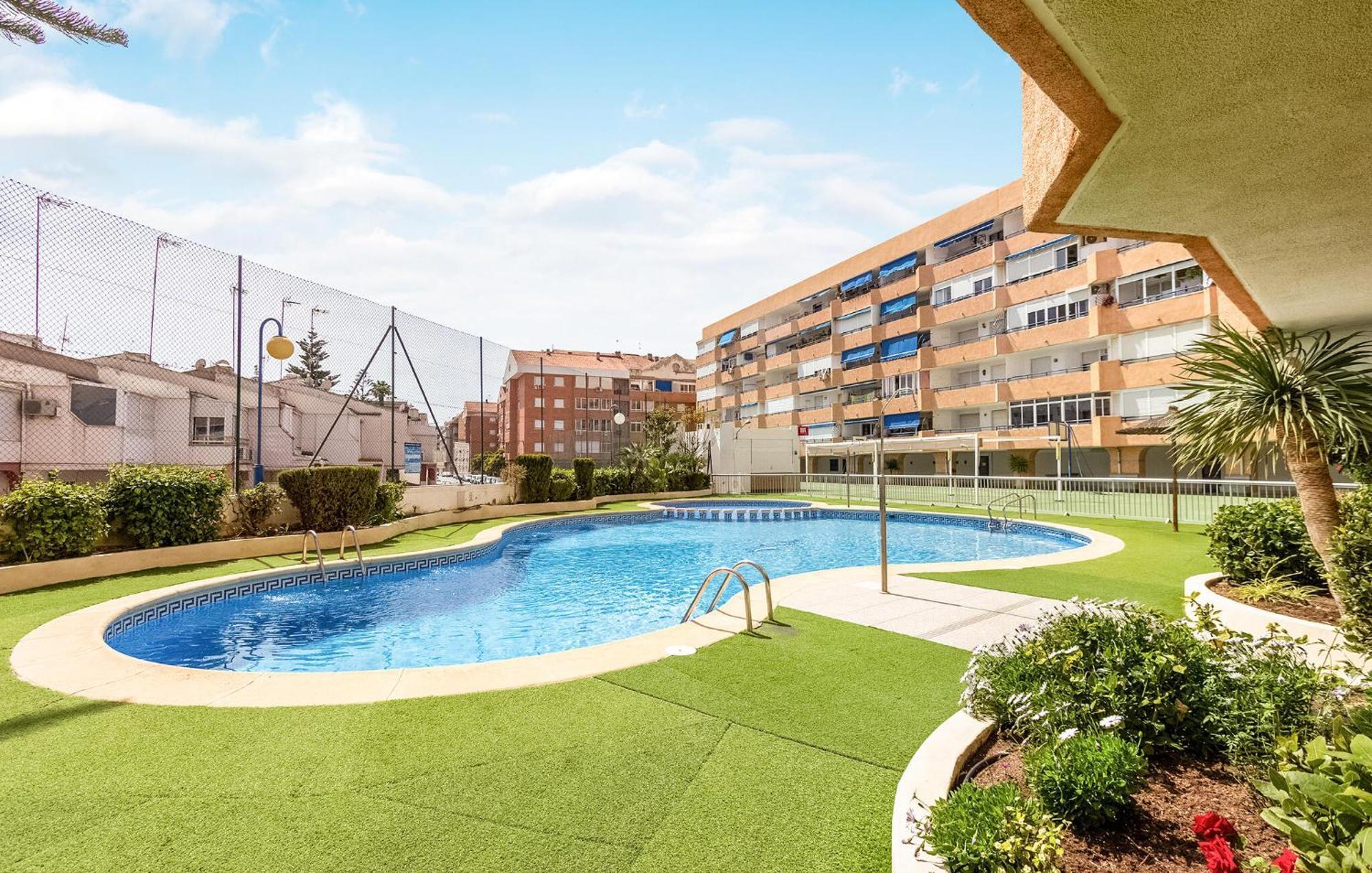 Nice Apartment In Torrevieja With Kitchen Extérieur photo