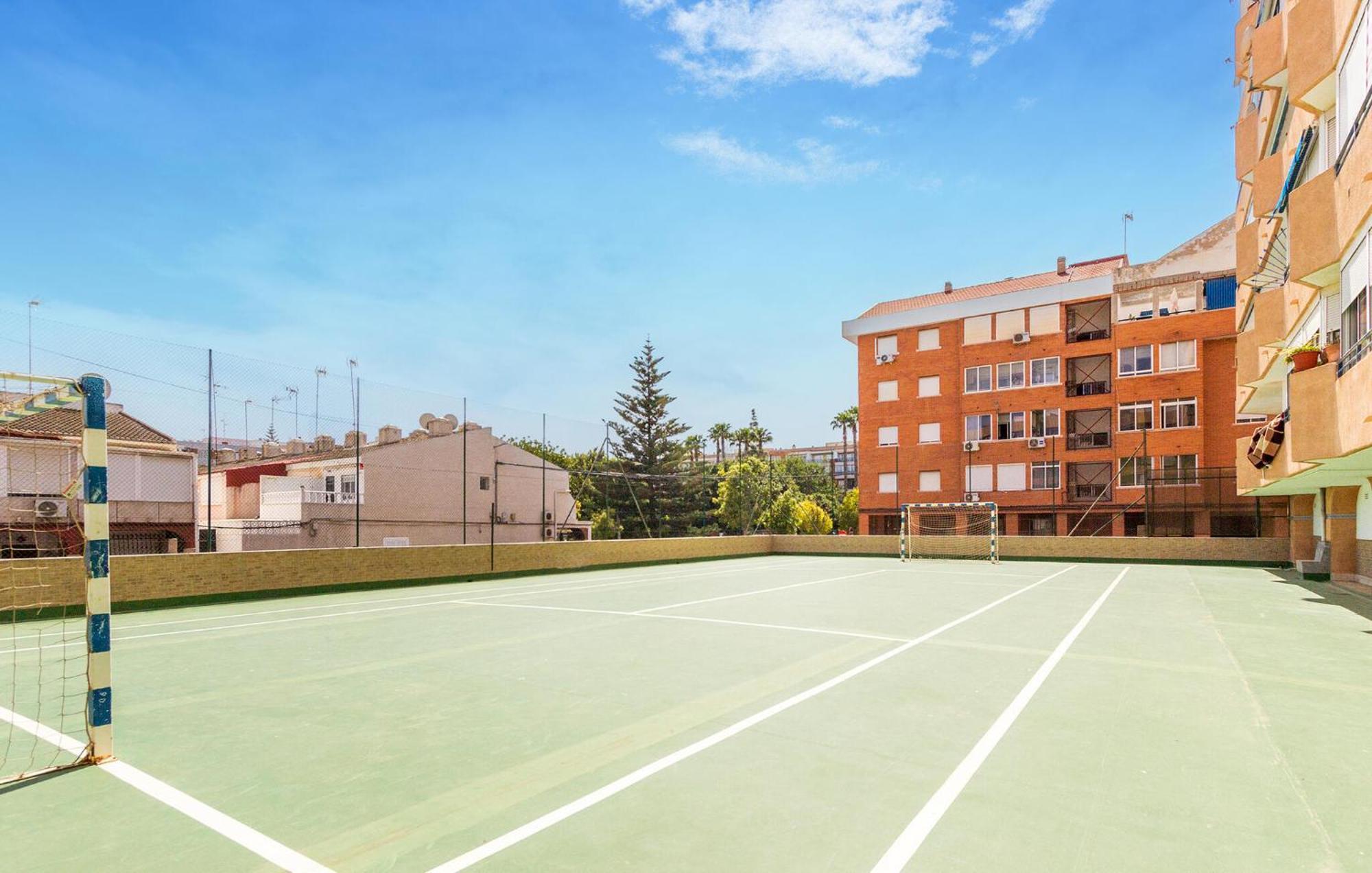 Nice Apartment In Torrevieja With Kitchen Extérieur photo
