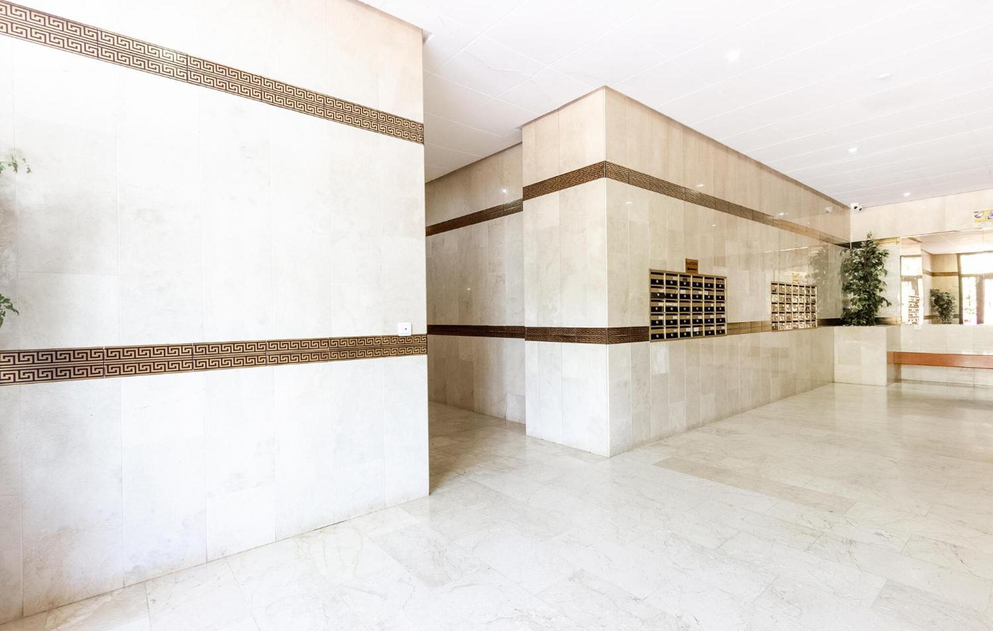 Nice Apartment In Torrevieja With Kitchen Extérieur photo