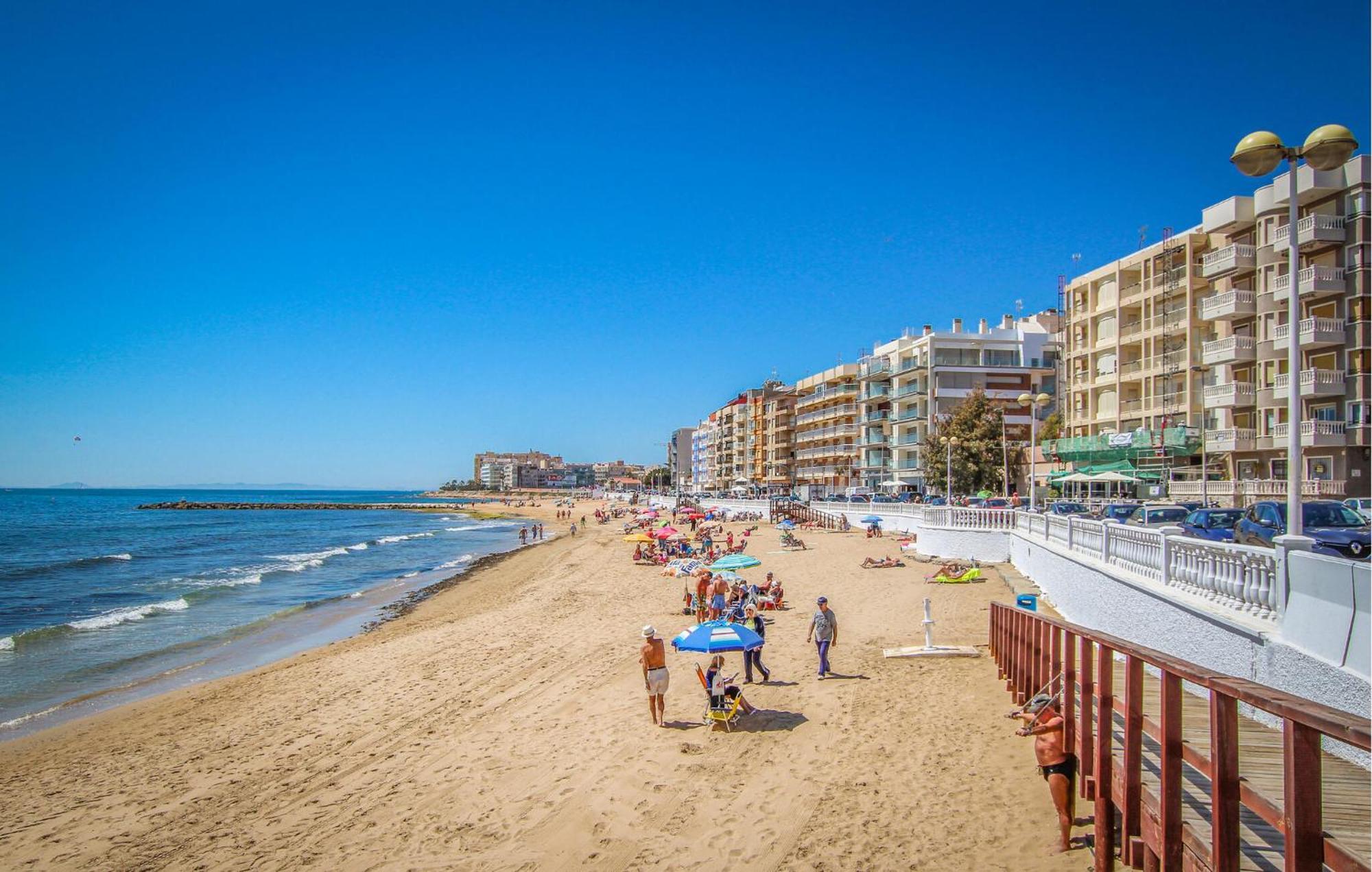 Nice Apartment In Torrevieja With Kitchen Extérieur photo