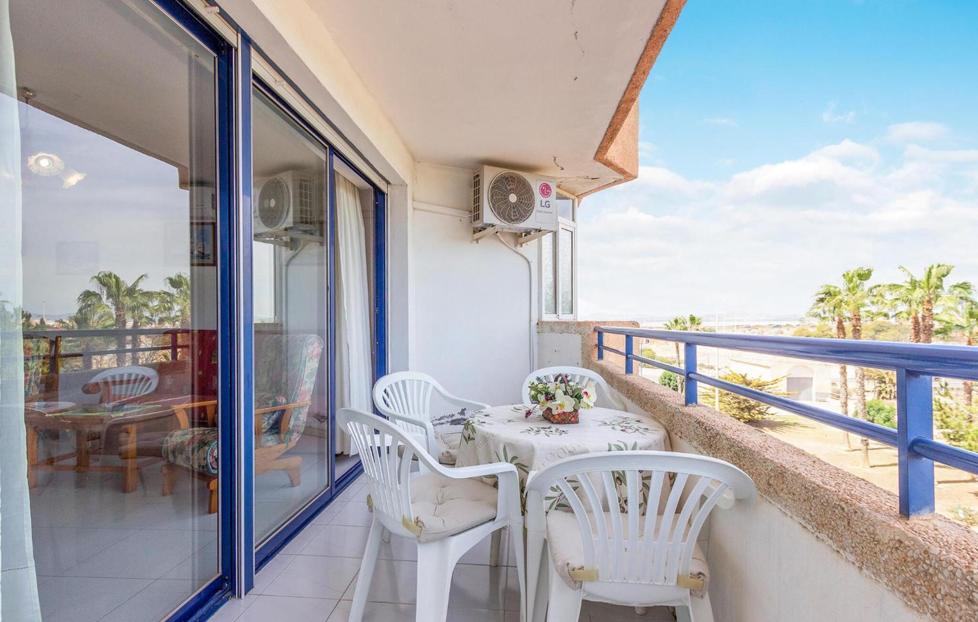 Nice Apartment In Torrevieja With Kitchen Extérieur photo