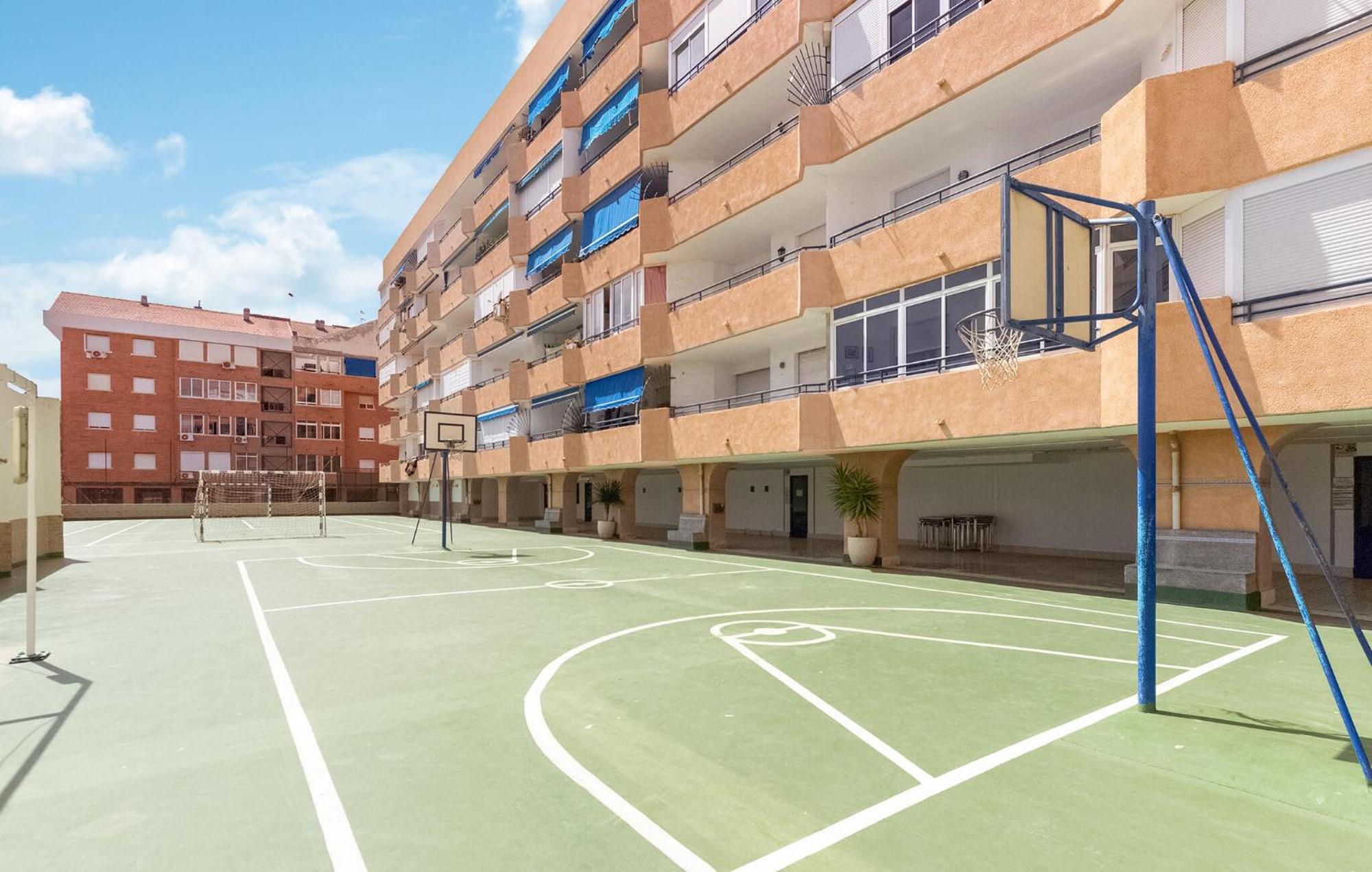Nice Apartment In Torrevieja With Kitchen Extérieur photo